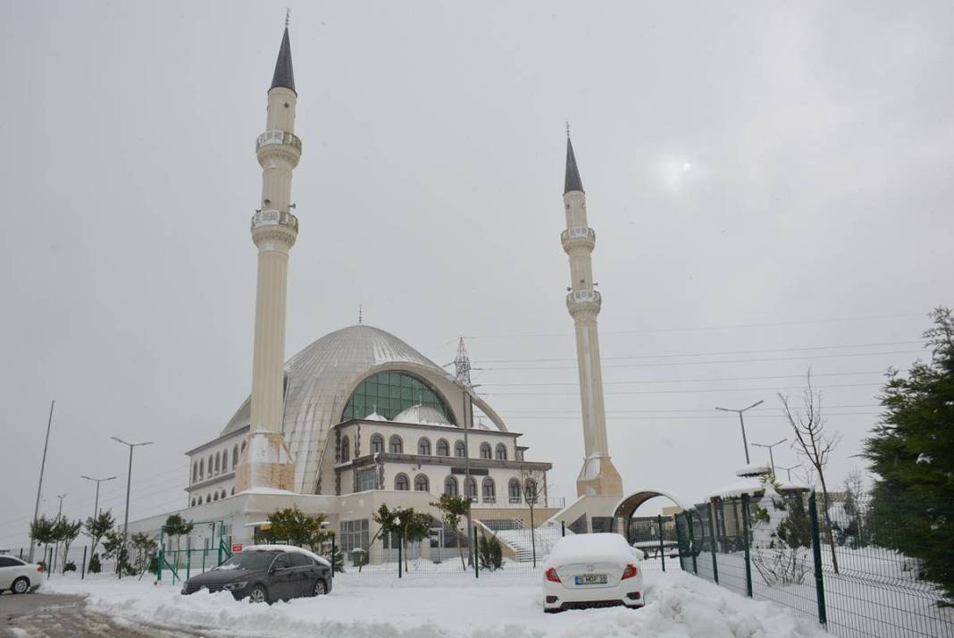 O kentteki camide dünyada bir ilk yaşandı! Unutulmaya yüz tutmuştu, fazla örneği bulunmuyor 9